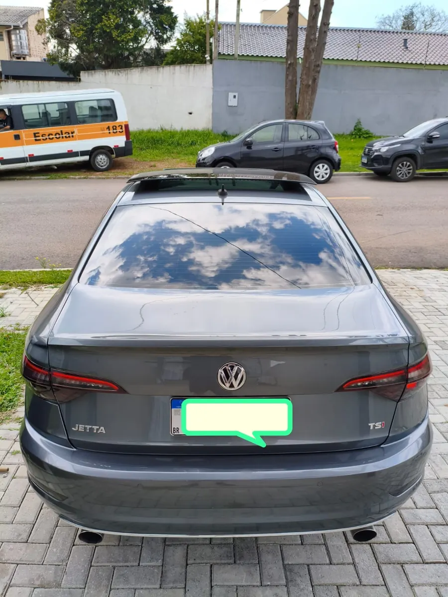 Jetta traseira com teto solar